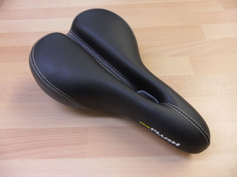 VELO Plush Comfort Saddle click to zoom image